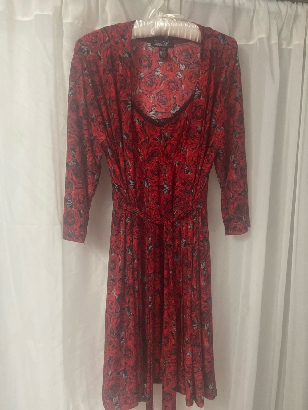 Rose pattern nightwear set